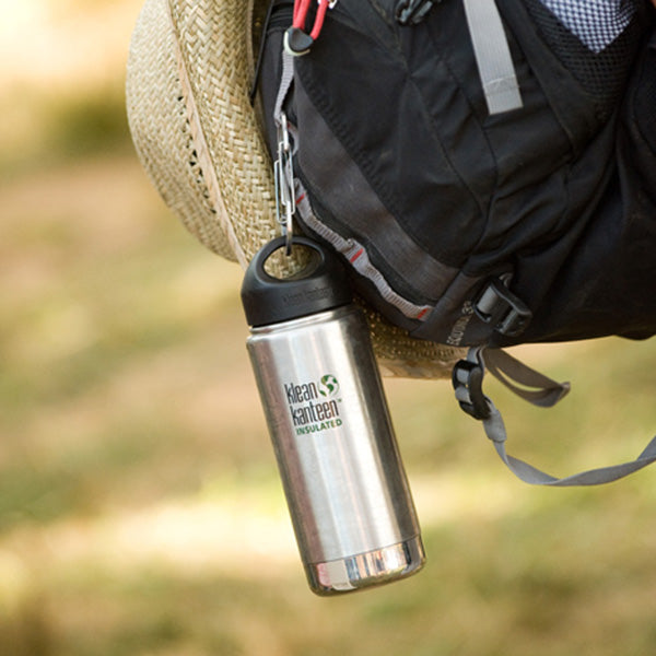 steel-s-biner-3-w1 carabiner_steel_bottle_backpack_lifestyle_dd4fef2d-f5d2-4f32-ac05-c706bd6b518e.jpg