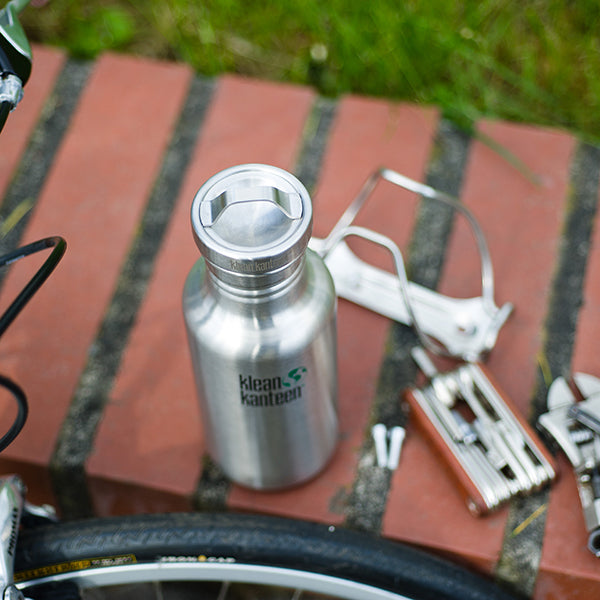 classic-steel-loop-cap-q0 stainless_bottle_cap_bike_parts_lifestyle.jpg