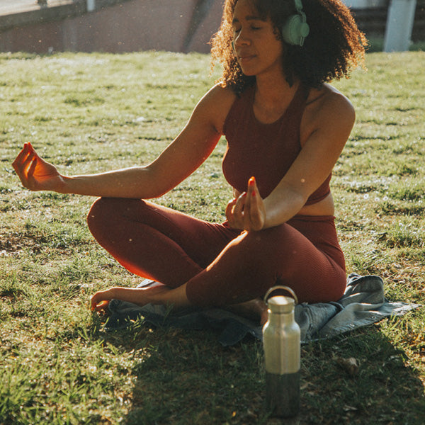 12oz-rise-reflect-with-bamboo-cap-v8 16oz_rise_reflect_yoga_park_headphones_square.jpg