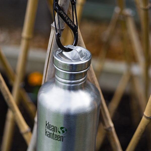 classic-steel-loop-cap-q0 40oz_bottle_steel_loop_cap_lifestyle.jpg