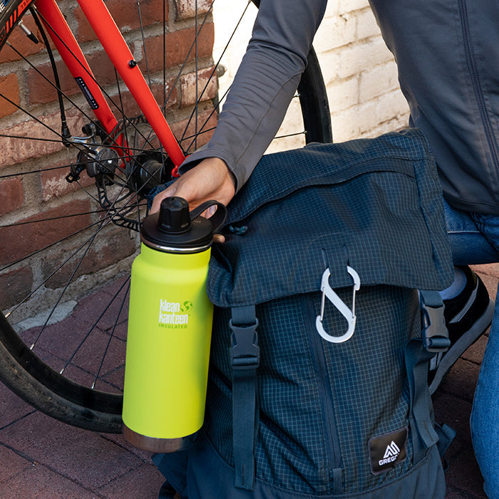 tkwide-chug-cap-i5 K32TKWSSL-JP-Bottle-Biking-Chug-Cap-lifestyle.jpg