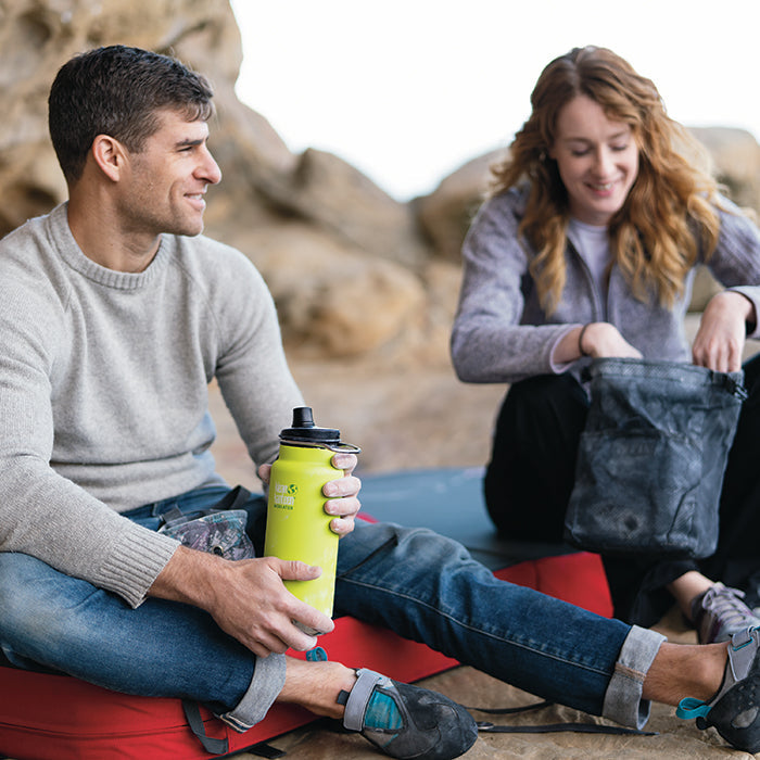 tkwide-chug-cap-i5 K32TKWSSL-JP-chug_cap_bouldering_lifestyle.jpg