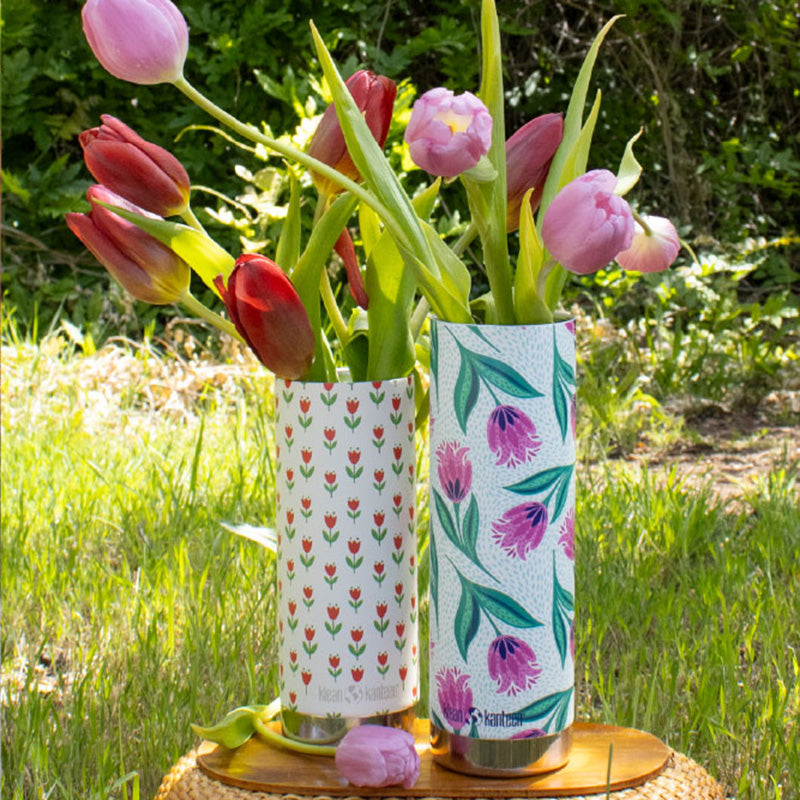 16oz-tkwide-with-cafe-red-tulips-y6 bottles_seasonal_spring_flowers_2_square.jpg