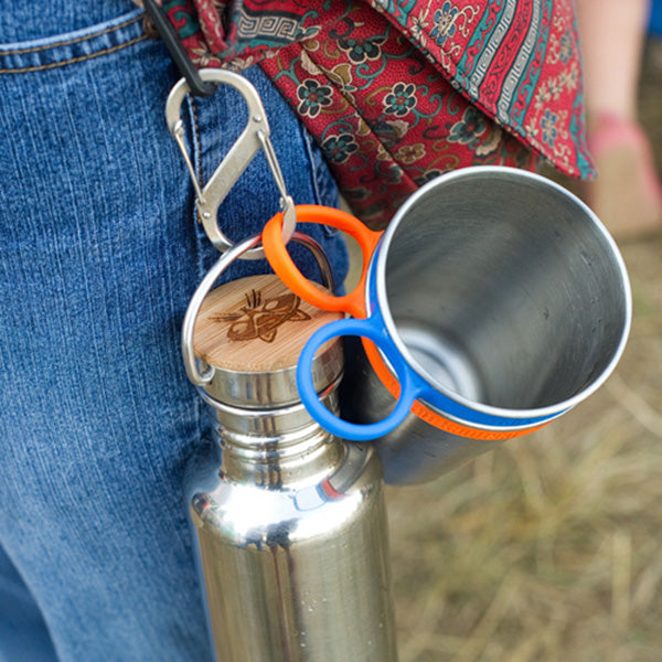 steel-s-biner-3-w1 carabiner_steel_clip_bottle_lifestyle_f9a2dad1-cd06-4894-b3ff-13476b2b5a87.jpg