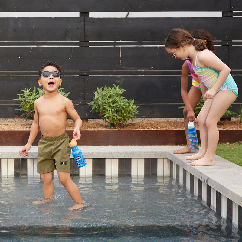 12oz-kid-s-classic-with-flip-seal-sport-cap-e7 kid_sport_flip_seal_12oz_boy_pool_square.jpg