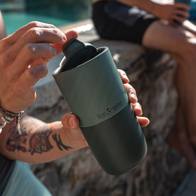 flip-lid-v1 rise_flip_lid_small_tumbler_open.jpg