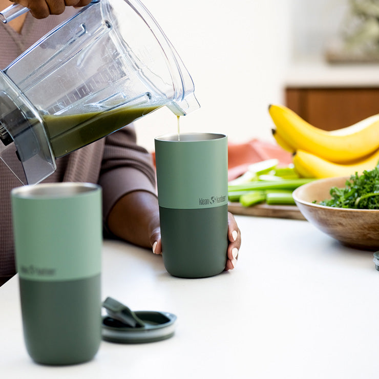 smoothie-set-j1 smoothie_kit_rise_tumbler_smoothie_pour.jpg
