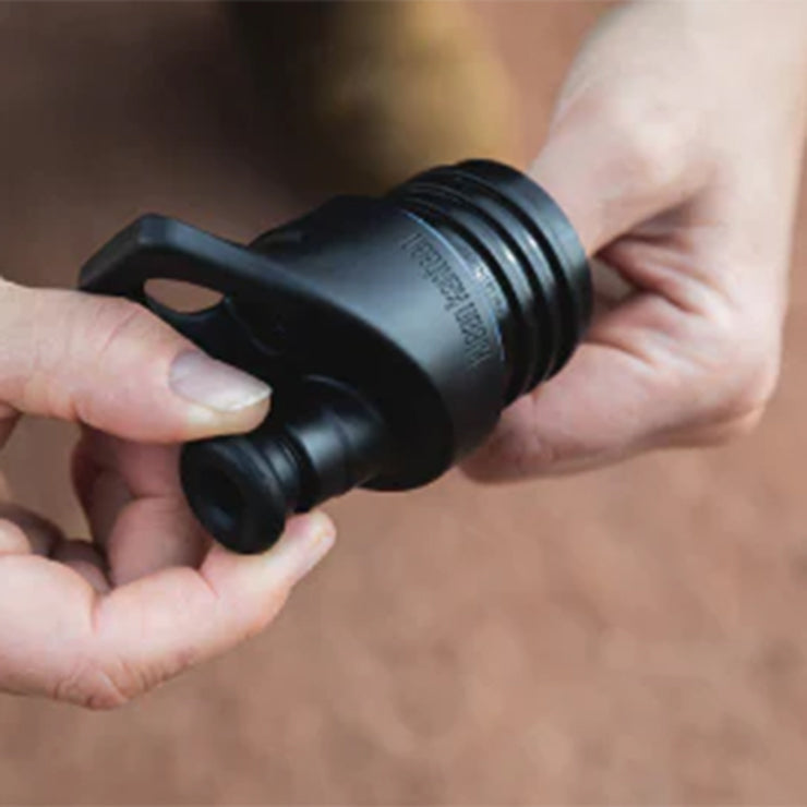 sport-cap-maintenance-kit-s0 sport_cap_maintenance_kit_pull_valve_out_lifestyle.jpg